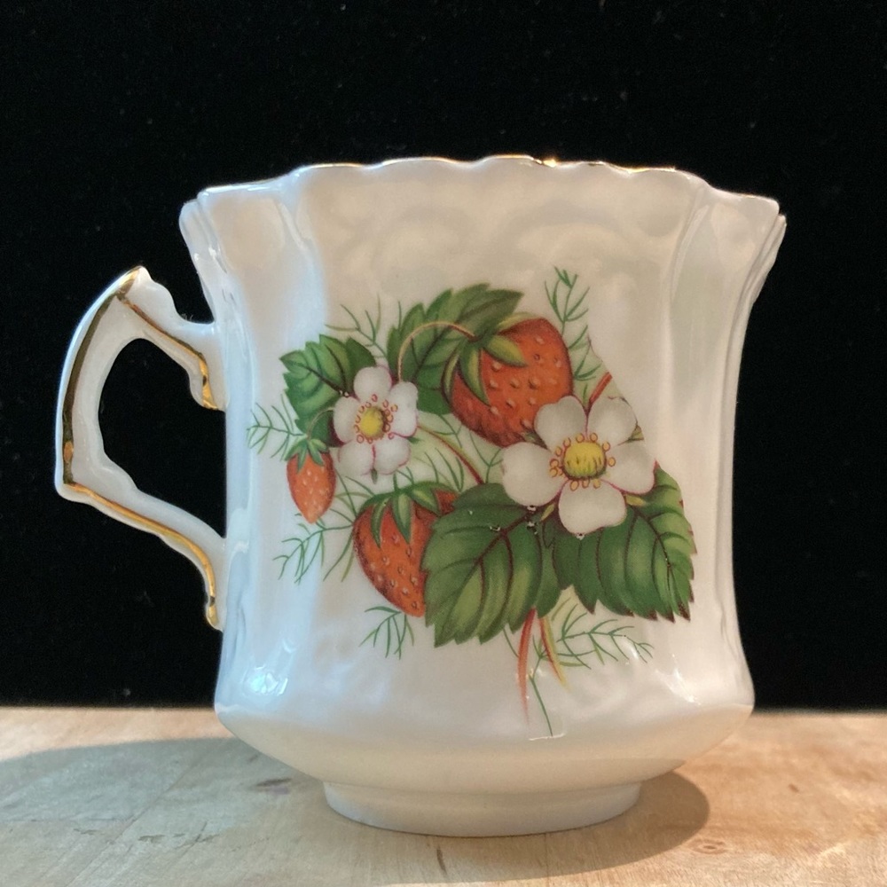 Strawberry Ripe Hammersley & Co. Bone China Tea Cup Like New!